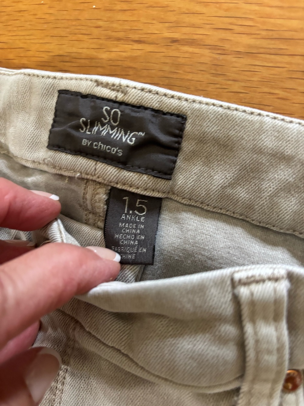 Chicos jeans So Slimming gray raw hem size 10 Chicos 1.5 - Picture 5 of 6